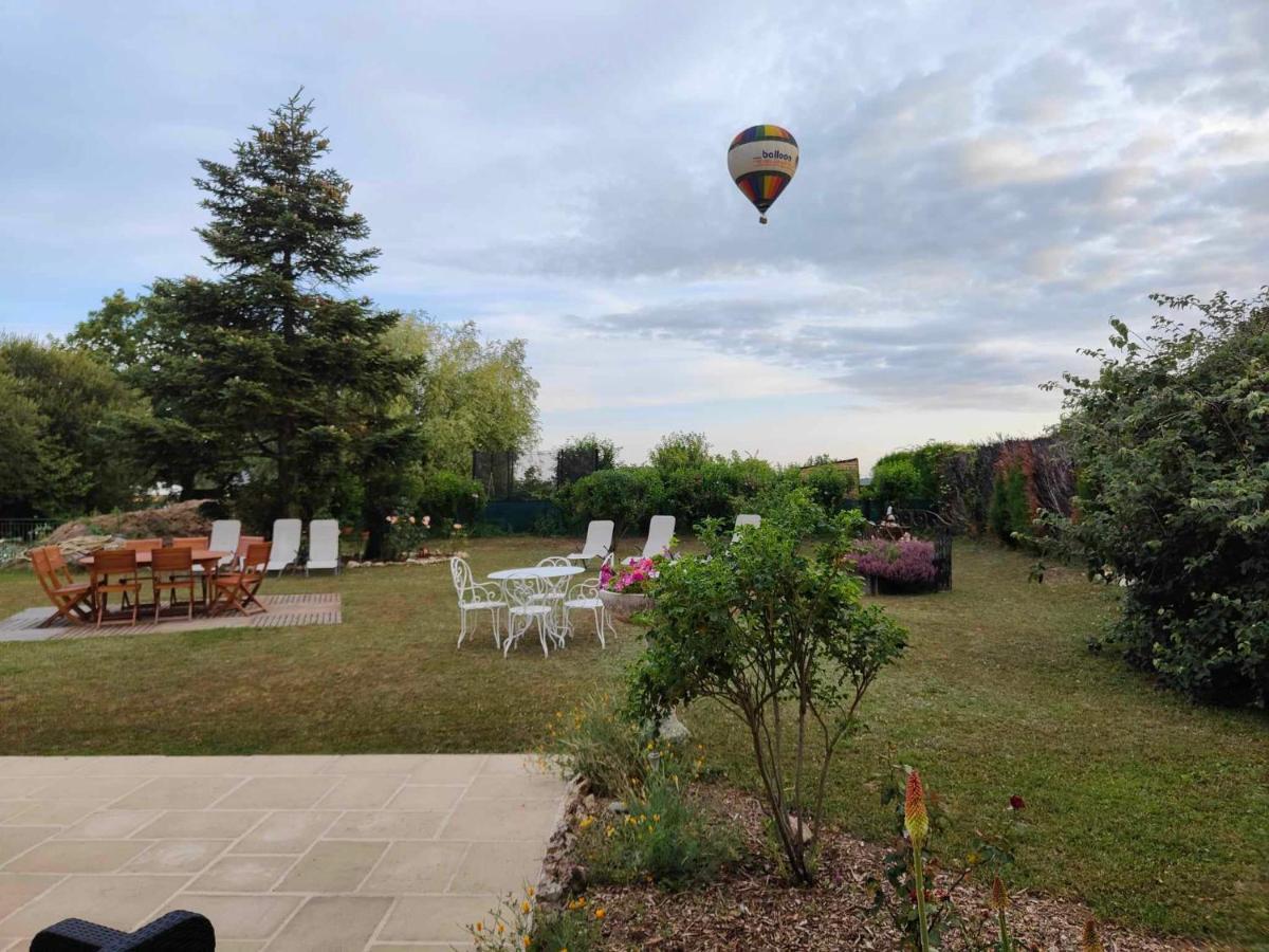 Hotel La Maison Genevier - Chambre La Family Montreuil-en-Touraine Esterno foto